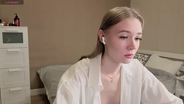 Sellina moon online show from 04/08/26, 02:22