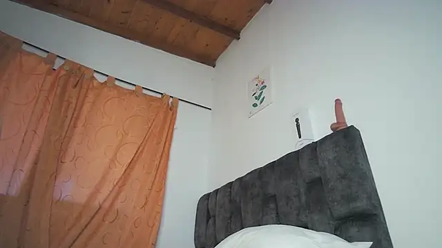 Snapshot of kyany__ chatting on 04/12/26, 12:54 kyany online show from 04/12/26, 12:54