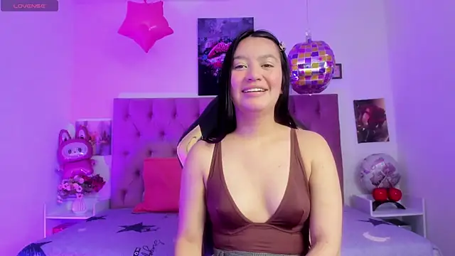 Snapshot of Skay_wish chatting on 04/14/26, 01:17 Skay wish online show from 04/14/26, 01:17