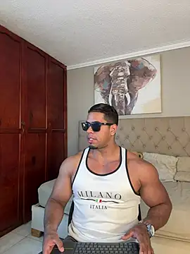 Snapshot of Trevor_vinc chatting on 03/29/26, 02:28 Trevor vinc online show from 03/29/26, 02:28