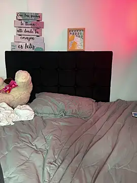 Snapshot of Miia_coollins chatting on 04/15/26, 07:58 Miia coollins online show from 04/15/26, 07:58