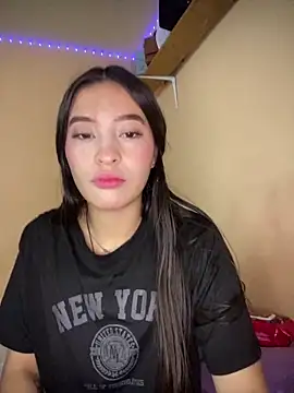 Itze Mua online show from 04/15/26, 11:06