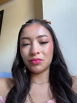 Itze Mua online show from 07/22/26, 08:00