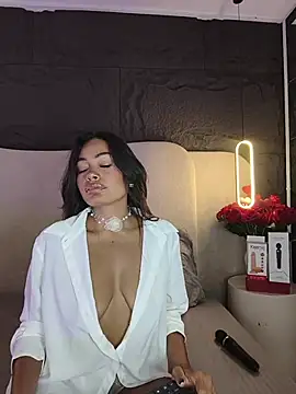 ElenaJamess online show from 05/27/26, 06:49