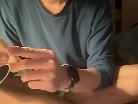 Snapshot of Mauriice chatting on 03/30/26, 04:19 Mauriice online show from 03/30/26, 04:19