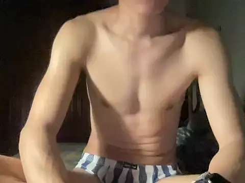 Snapshot of Mauriice chatting on 04/01/26, 04:15 Mauriice online show from 04/01/26, 04:15