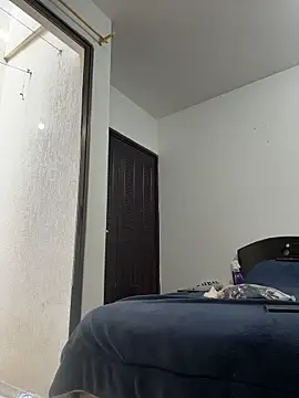 Snapshot of Amelie-RedHoney chatting on 04/01/26, 07:22 Amelie-RedHoney online show from 04/01/26, 07:22