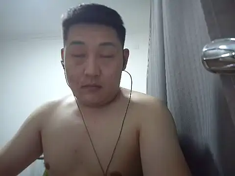 Snapshot of Llpl322 chatting on 03/29/26, 02:06 Llpl322 online show from 03/29/26, 02:06