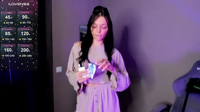 Snapshot of SweetMary_adam chatting on 03/24/26, 01:49 SweetMary adam online show from 03/24/26, 01:49