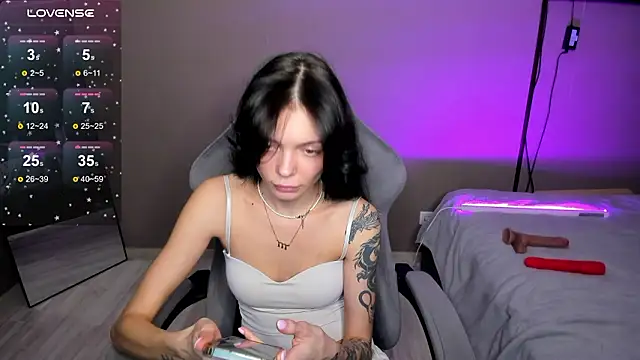 Snapshot of SweetMary_adam chatting on 03/25/26, 02:45 SweetMary adam online show from 03/25/26, 02:45