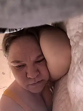 Snapshot of _Yourpussy_ chatting on 03/29/26, 08:47 Yourpussy online show from 03/29/26, 08:47