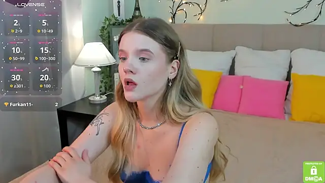 Snapshot of Emma_peach chatting on 07/14/26, 10:21 Emma peach online show from 07/14/26, 10:21