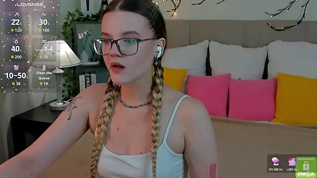 Snapshot of Emma_peach chatting on 07/16/26, 07:36 Emma peach online show from 07/16/26, 07:36