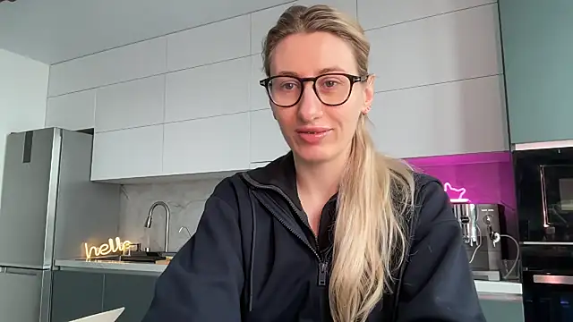 HEY KITSUNKA online show from 04/10/26, 09:14