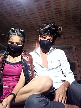 COUPLE-HOTS online show from 04/10/26, 03:45