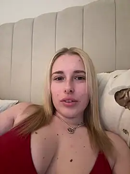 EloiseeUKK online show from 03/23/26, 07:23