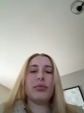 EloiseeUKK online show from 03/25/26, 07:14