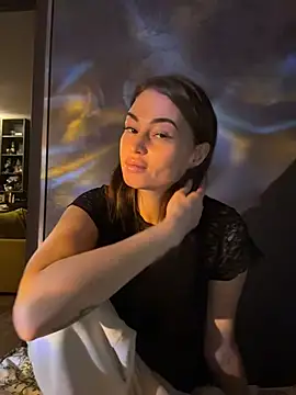 Snapshot of Sindy_Mindy_ chatting on 04/04/26, 04:48 Sindy Mindy online show from 04/04/26, 04:48