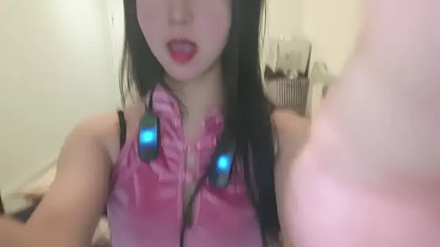 Snapshot of Sweet_Tang chatting on 04/09/26, 06:13 Sweet Tang online show from 04/09/26, 06:13