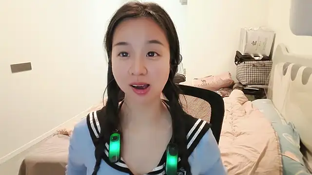 Snapshot of Sweet_Tang chatting on 04/16/26, 01:50 Sweet Tang online show from 04/16/26, 01:50