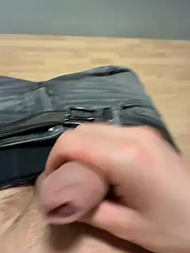 lorenzz122 online show from 04/10/26, 12:32