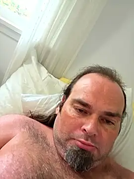 Snapshot of RickErtler chatting on 04/14/26, 11:44 RickErtler online show from 04/14/26, 11:44