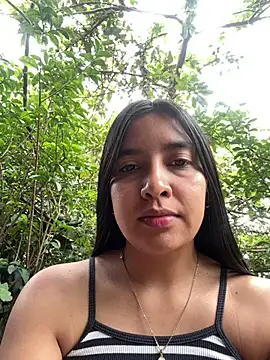 Snapshot of HaileyBiieber chatting on 04/05/26, 04:48 HaileyBiieber online show from 04/05/26, 04:48