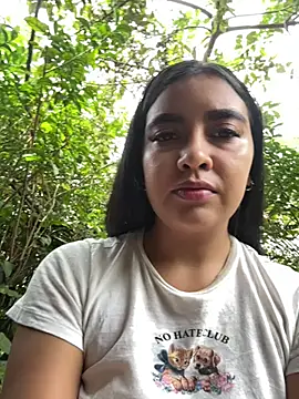 Snapshot of HaileyBiieber chatting on 04/10/26, 02:44 HaileyBiieber online show from 04/10/26, 02:44