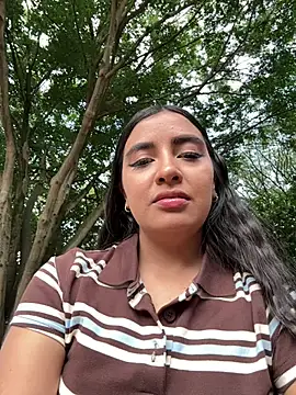 Snapshot of HaileyBiieber chatting on 04/12/26, 10:26 HaileyBiieber online show from 04/12/26, 10:26