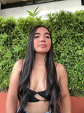 Snapshot of HaileyBiieber chatting on 04/14/26, 10:38 HaileyBiieber online show from 04/14/26, 10:38