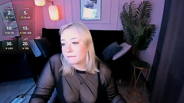 Snapshot of blondessa__ chatting on 04/03/26, 06:11 blondessa online show from 04/03/26, 06:11