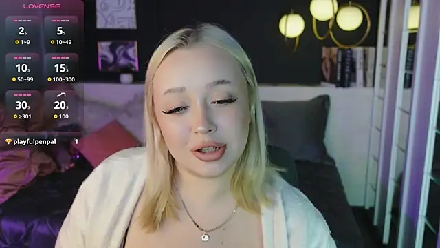 Snapshot of blondessa__ chatting on 04/11/26, 01:59 blondessa online show from 04/11/26, 01:59