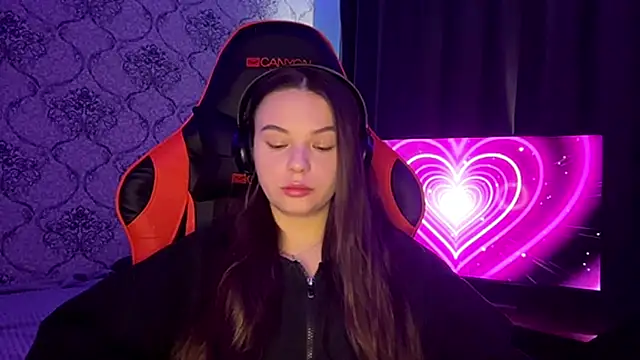 ThedaStrevell online show from 04/07/26, 07:09