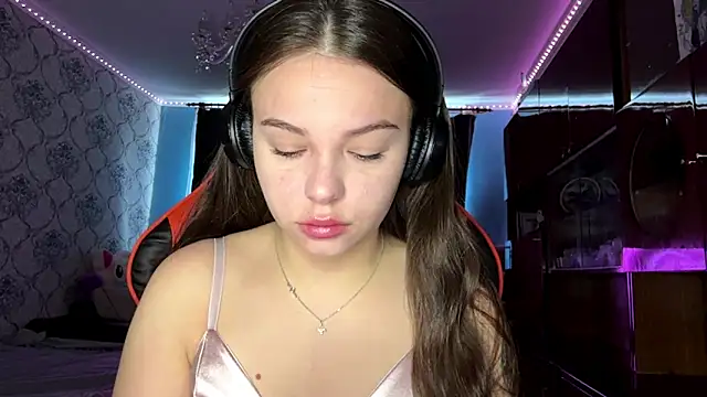 ThedaStrevell online show from 04/09/26, 07:14