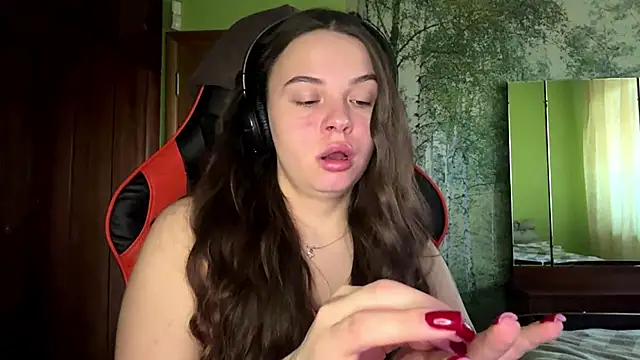 ThedaStrevell online show from 04/13/26, 07:03