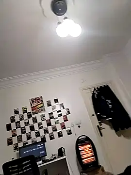 Snapshot of Ghostx22r chatting on 04/08/26, 07:03 Ghostx22r online show from 04/08/26, 07:03