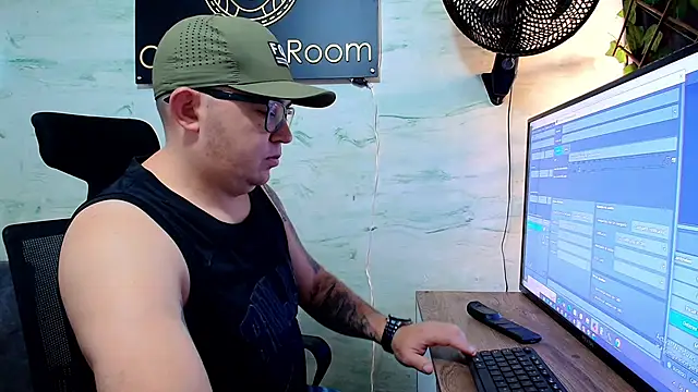 maximo daddy online show from 05/03/26, 12:00
