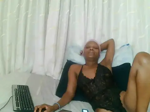 SexySlimMelanin7 online show from 04/05/26, 08:17