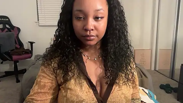 Yourmommysilk online show from 04/07/26, 06:47