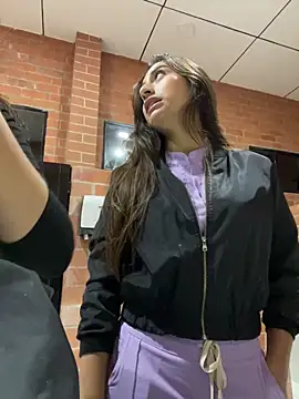 Snapshot of Amber_rosse_outdoors chatting on 04/08/26, 12:10 Amber rosse outdoors online show from 04/08/26, 12:10