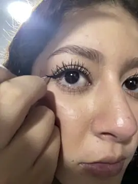 Snapshot of Amber_rosse_outdoors chatting on 04/16/26, 12:55 Amber rosse outdoors online show from 04/16/26, 12:55