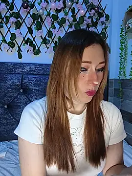 Amber prada online show from 07/23/26, 10:40