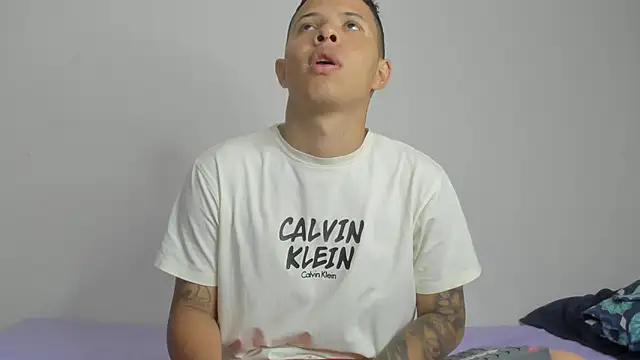 LatinsGuys2026 online show from 04/12/26, 12:43