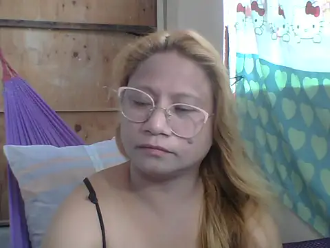 PinayChristine online show from 04/09/26, 03:50