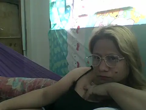 PinayChristine online show from 05/25/26, 02:06
