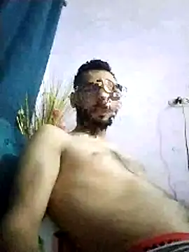 Snapshot of Alimohamed08 chatting on 05/07/26, 07:30 Alimohamed08 online show from 05/07/26, 07:30