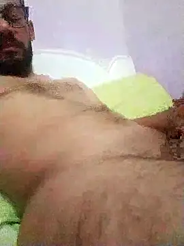 Snapshot of Alimohamed08 chatting on 05/15/26, 11:45 Alimohamed08 online show from 05/15/26, 11:45
