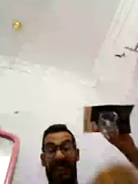 Snapshot of Alimohamed08 chatting on 07/14/26, 08:58 Alimohamed08 online show from 07/14/26, 08:58