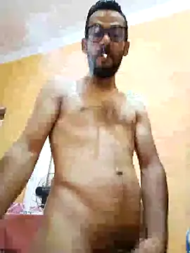 Snapshot of Alimohamed08 chatting on 07/18/26, 11:25 Alimohamed08 online show from 07/18/26, 11:25