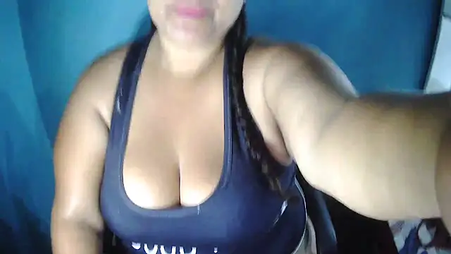 Curvy rosse online show from 04/14/26, 10:27